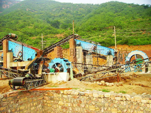 機(jī)制砂生產(chǎn)現(xiàn)場(chǎng)